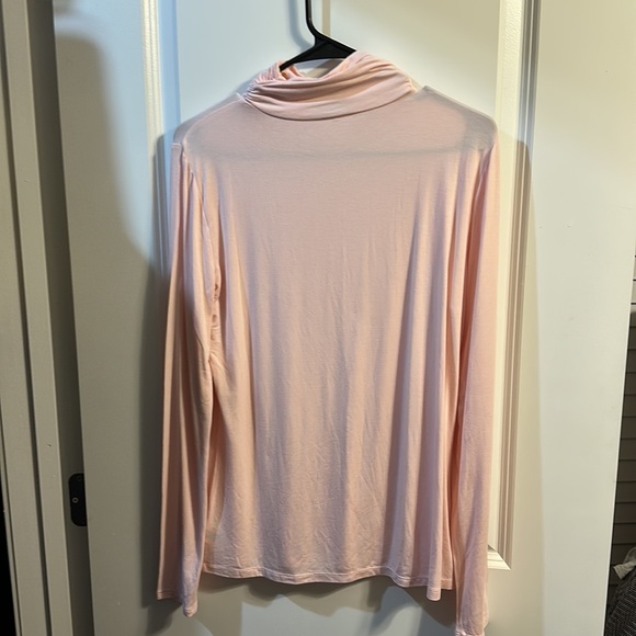 Pink turtleneck - Picture 2 of 4